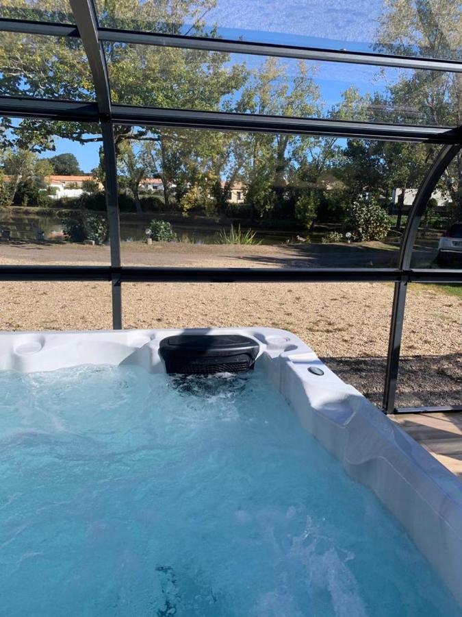 Maison Avec Jacuzzi Proche Plages Avrillé Kültér fotó